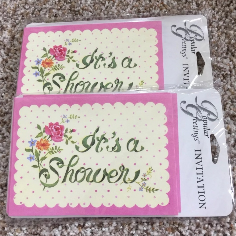 2pks “It’s a Shower” Invitations